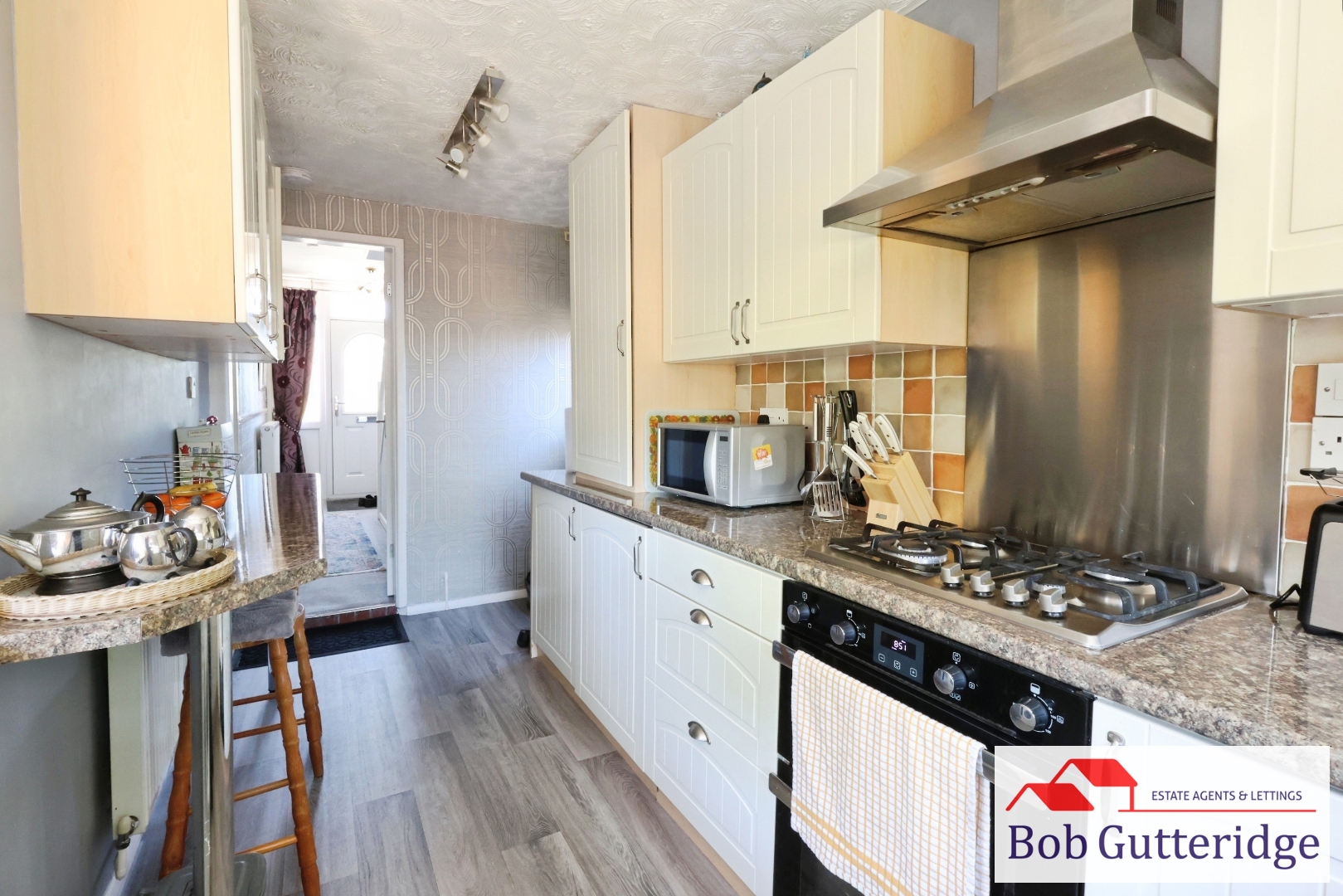 FITTED KITCHEN / BREAKFAST ROOM